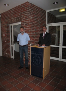 B&uuml;rgermeister Matthias Heidelberg & Gemeindearchivar Dr. William Boehart 