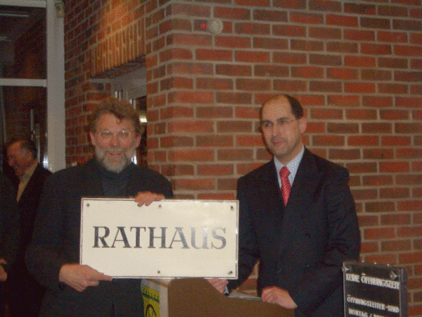 Dr. William Boehard und B&uuml;rgermeister Heidelberg bei der Er&ouml;ffnung der Archivausstellung
